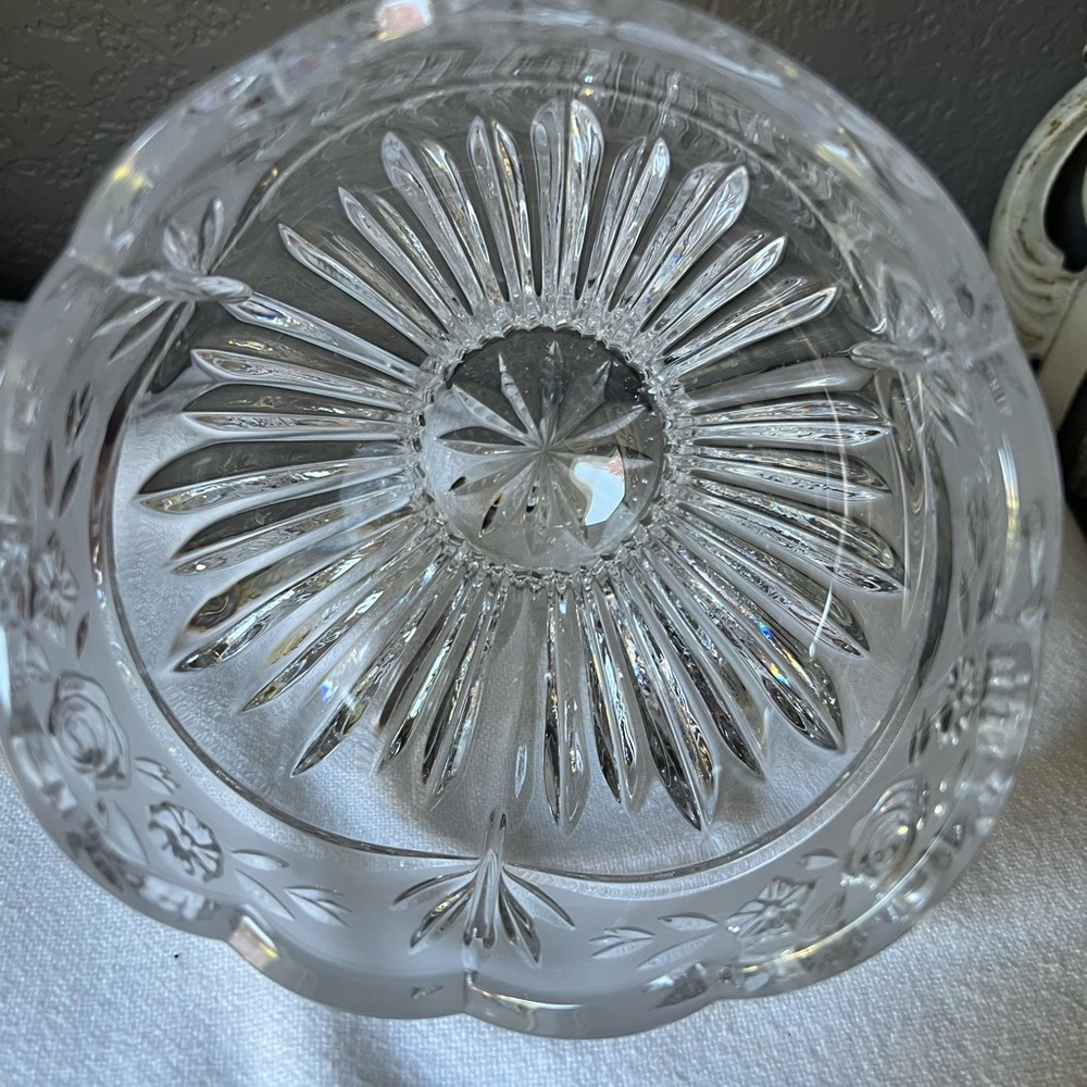 Oneida Southern Garden Crystal Potpourri/Candy Bowl, lead crystal - Picture 4 of 8